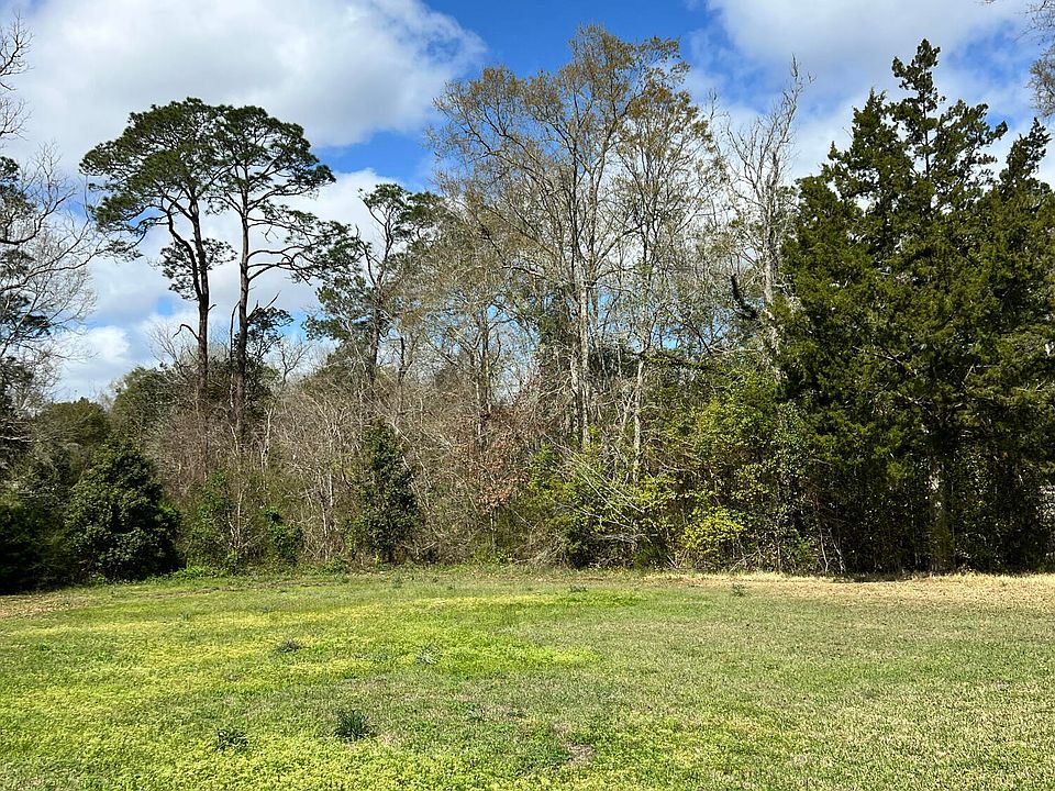 1st image of 405 Range Line St