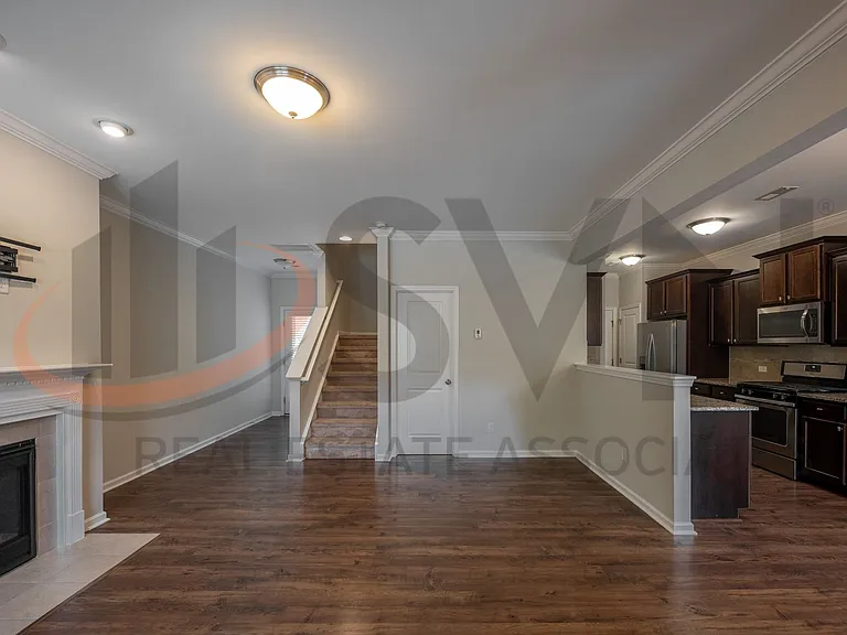 215 Hamlet Pl — Photo 4