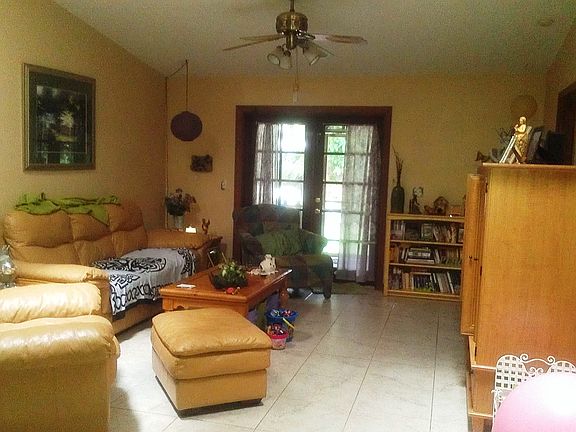 3rd image of 408 S Lancelot Ave