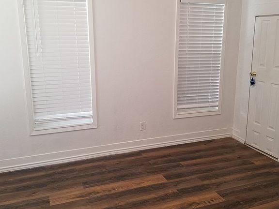 3rd image of 1203 N Berry St