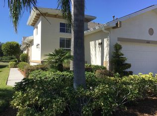 1218 Lyndhurst Greens Dr, Sun City Center, FL 33573