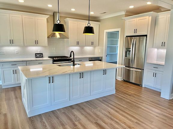4th image of 3025 Westowne Cir