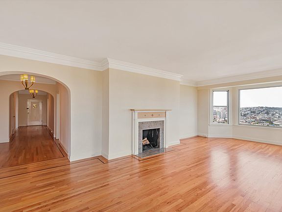 5th image of 1275 Greenwich St #402