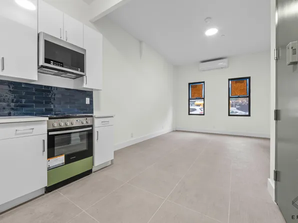 900 Rogers Avenue image 1 of 9