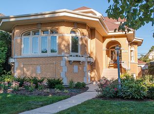 1220 N Elmwood Ave, Oak Park, IL 60302