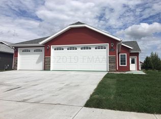 6240 18th St S, Fargo, ND 58104