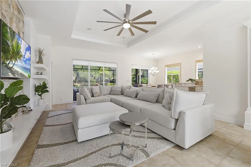 3 bed, 2.0 bath, 2160 sqft, $13,500 — Photo 4