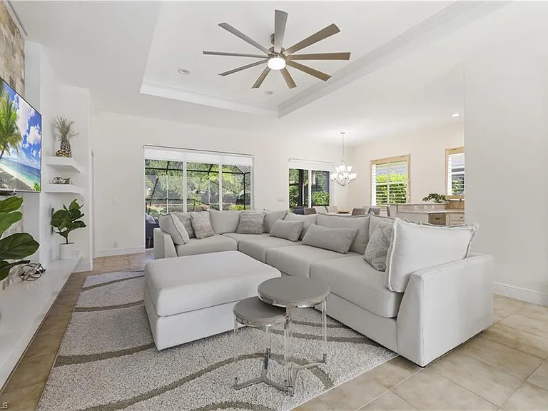 9235 Troon Lakes Dr — Photo 4