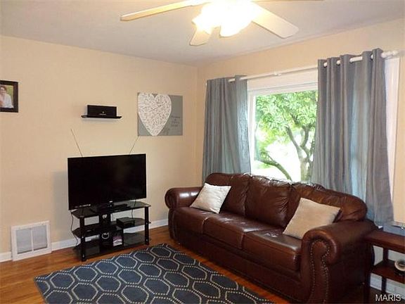2nd image of 128 Betty Jean Ln