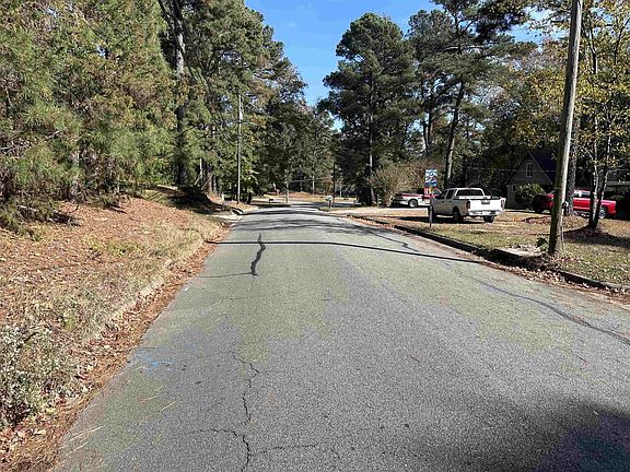 2nd image of 917 Meadowbrook Dr #14