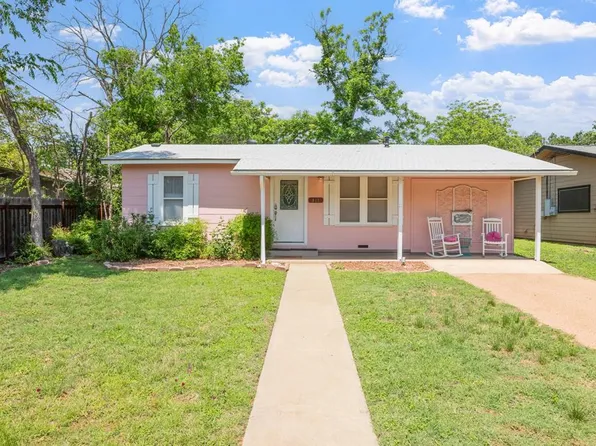 812 W Austin St, Fredericksburg, TX 78624