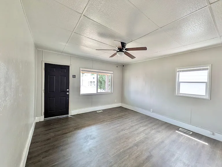 1021 E Abriendo Ave — Photo 2