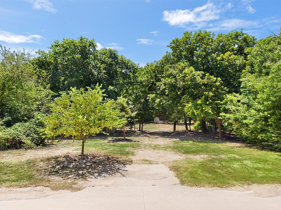 1st image of 261 Rocky Dr