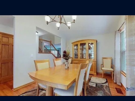 4th image of 172 S Waterford Dr