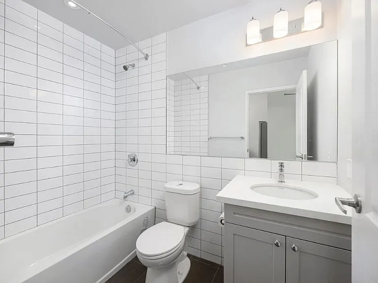 1465 Lawrence Ave W — Photo 7