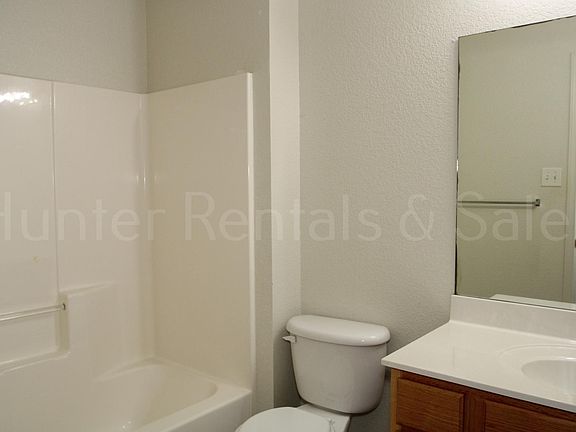 5th image of 2012 Schorn Dr APT B