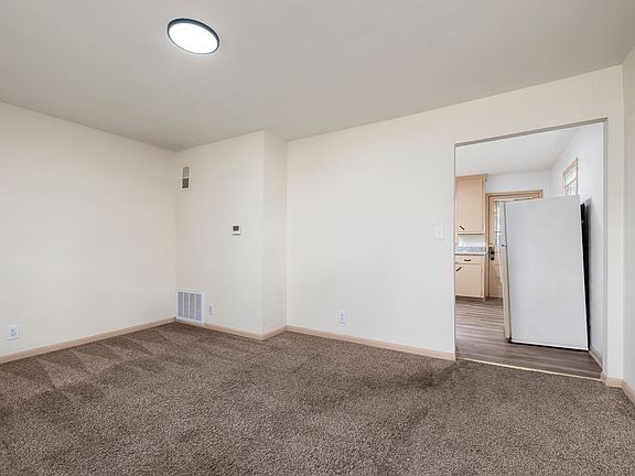 3rd image of 3023-3025 S Franklin Ave #3023