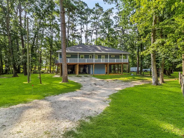 230 Governor Bell Dr, Pointblank, TX 77364