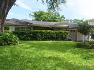 2725 Lakeview Cir, Beaumont, TX 77703