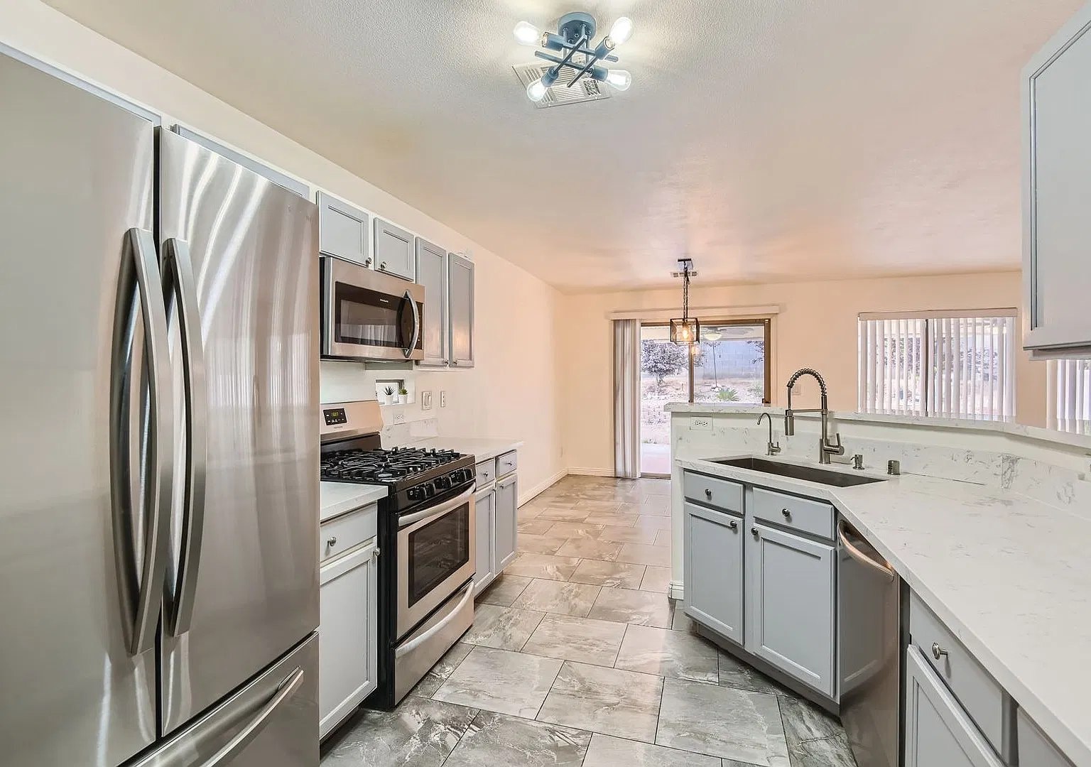 Beautiful 3-Bedroom Home in Convenient Location! — Photo 4