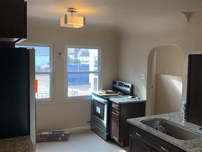 708 Brown Ave — Photo 6