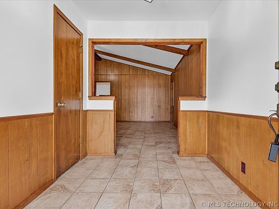 3rd image of 113 Canterbury Ct