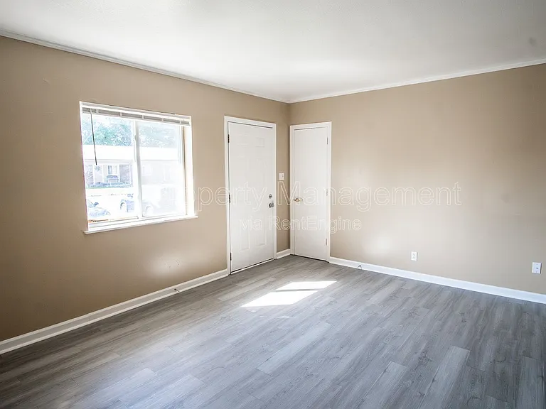 113 Louella Dr — Photo 5