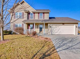 1623 Cardinal Dr, Hartford, WI 53027