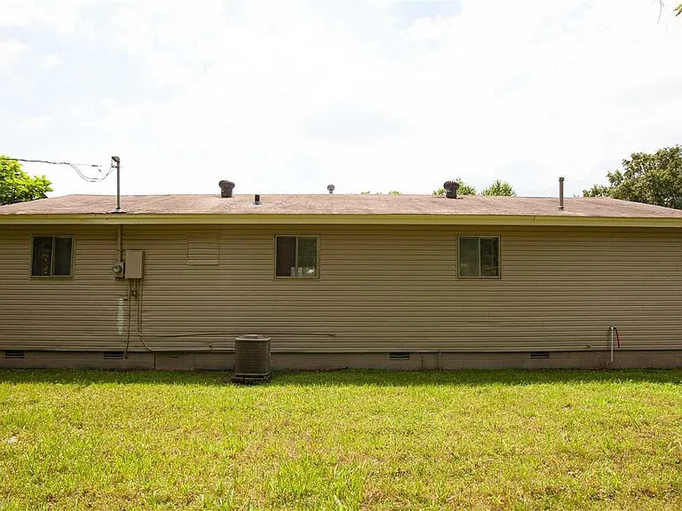 817 Greenlea Dr — Photo 13