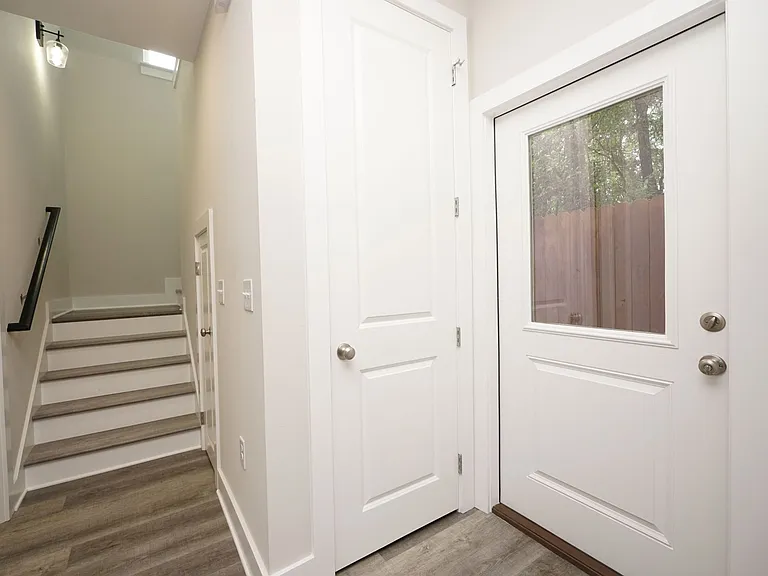106 Penny Ln — Photo 12
