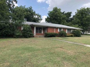 214 11th Ave NW, Ardmore, OK 73401