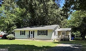 1st image of 15460 Matthews Manor Rd