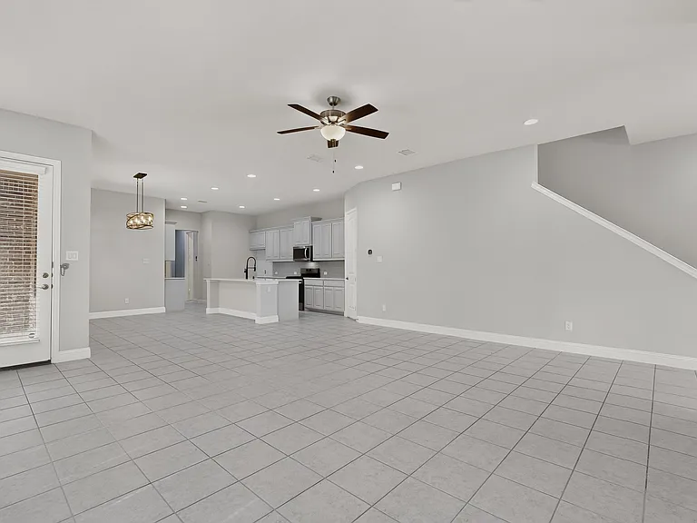 7617 Regal Ln — Photo 9
