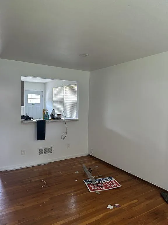 1538 Jacueline — Photo 1