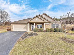 1365 Aarons Run Cir, Salem, VA 24153