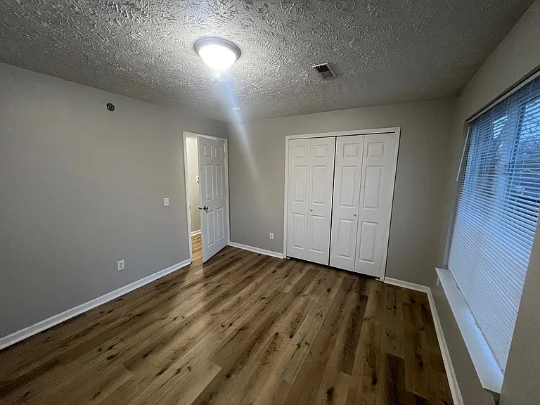 726 W Jefferson St — Photo 9