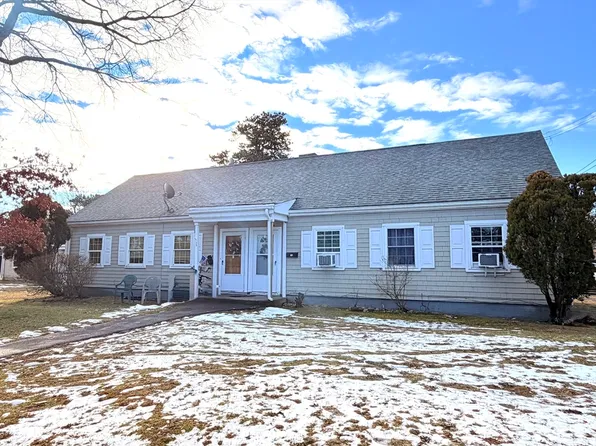 10-12 Hiramar Rd, Hyannis, MA 02601