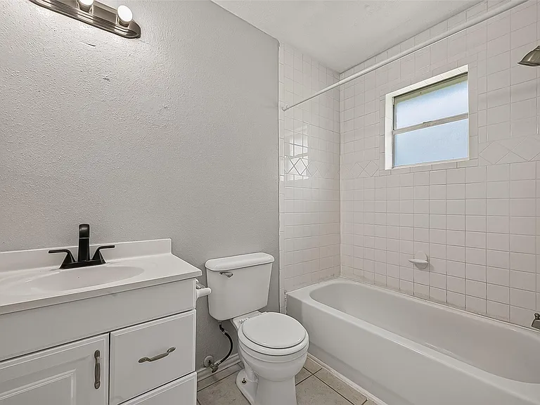 1606 Westfork Dr — Photo 30