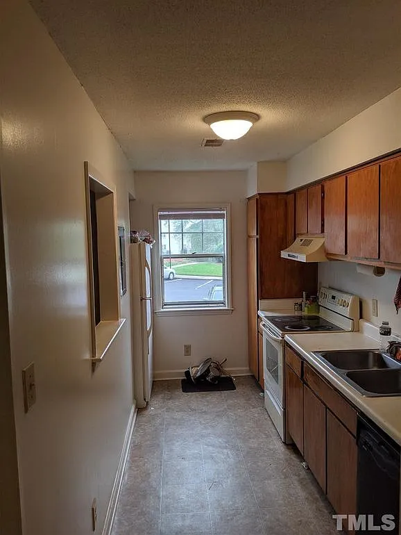 2 bed, 1105 sqft, $1,500 — Photo 1