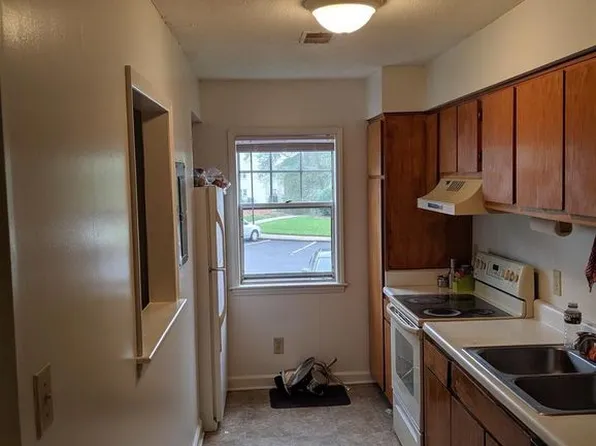 2514 Avent Ferry Rd APT 206, Raleigh, NC 27606