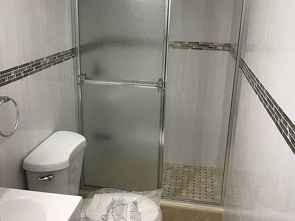 3rd image of 2318 130th St Floor 1