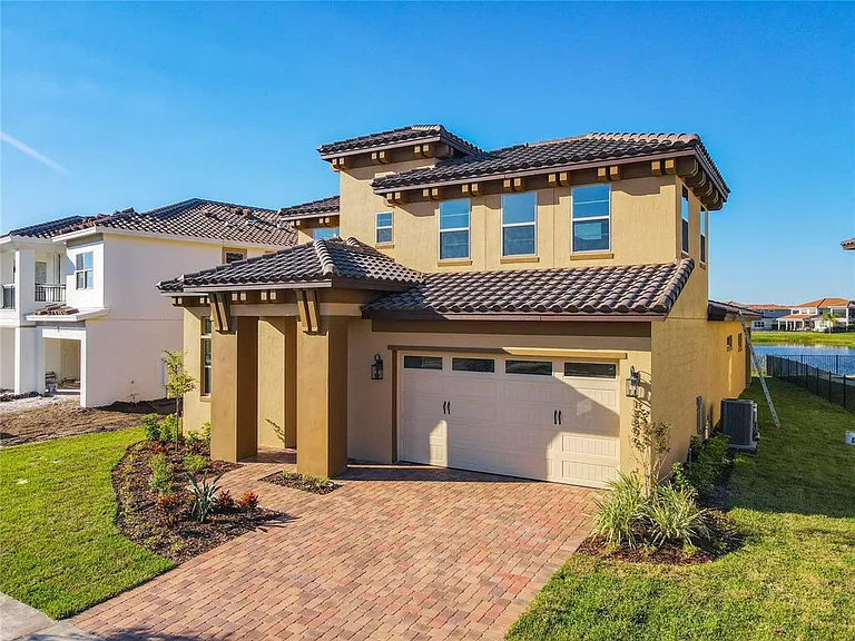 13899 Larkton Ln — Photo 2