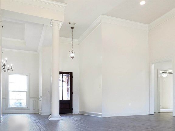 3rd image of 206 Wildberry Ct