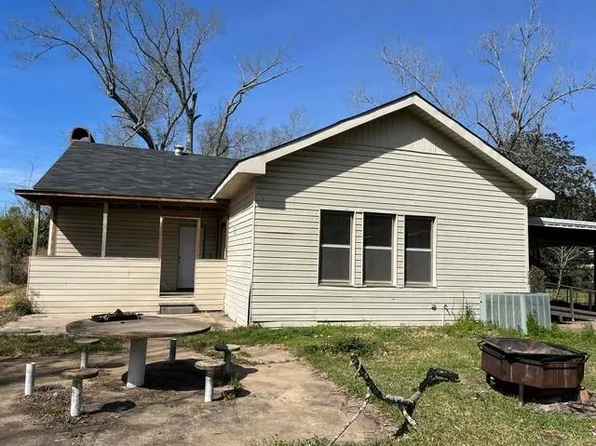 406 S 10th St, Oakdale, LA 71463