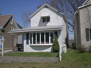 4th image of 55 Williams St