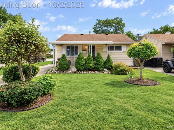 6021 Mayfair St, Taylor, MI 48180