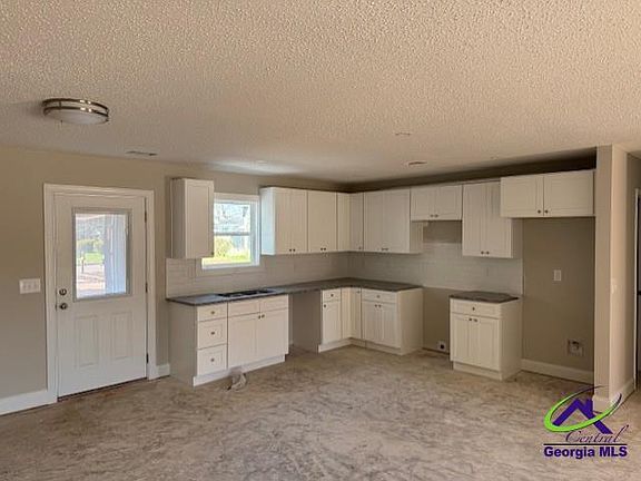 2nd image of 231 Hampton St