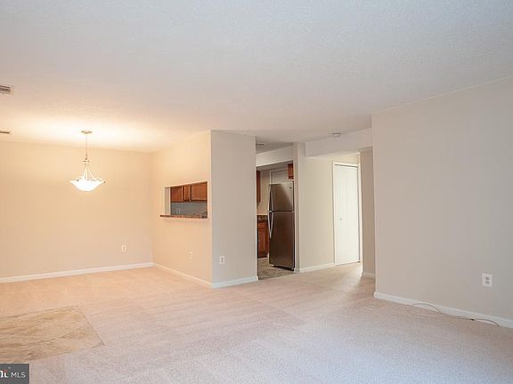 4th image of 6919 Mary Caroline Cir Unit G