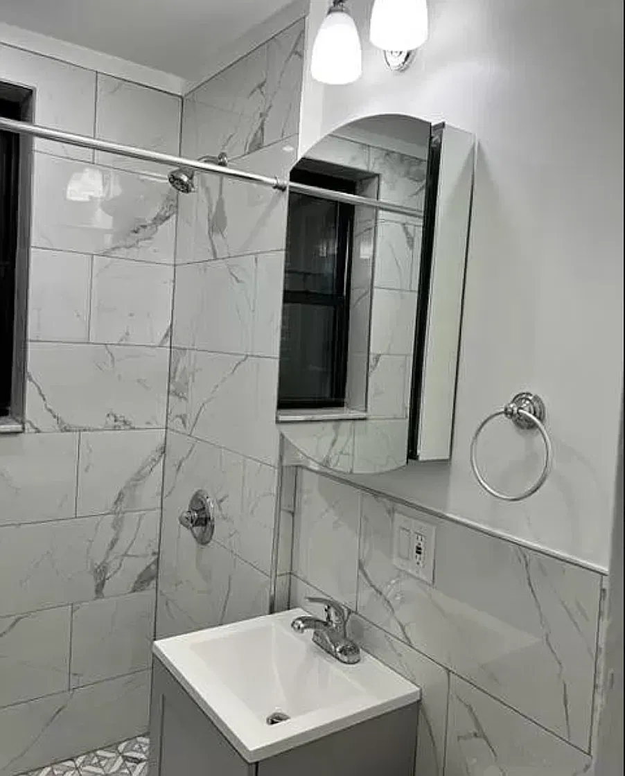 1 bed, $2,000 — Photo 1