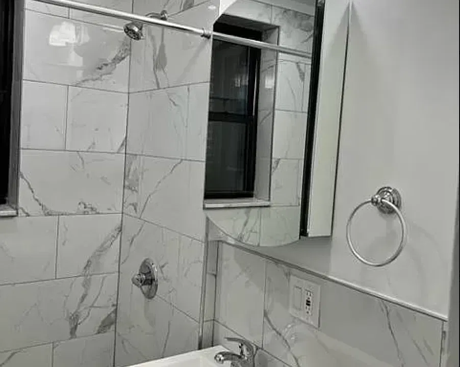 149 Zabriskie St #24